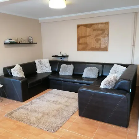 Virag Vendeghaz Apartment *
