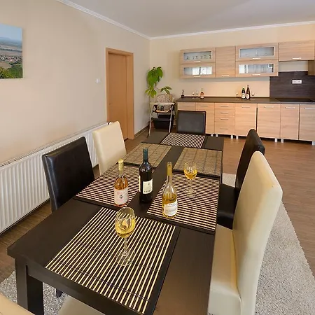 아파트 Virag Vendeghaz