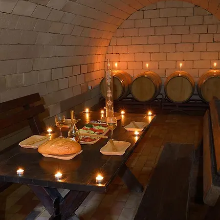 Virag Vendeghaz Hercegkut