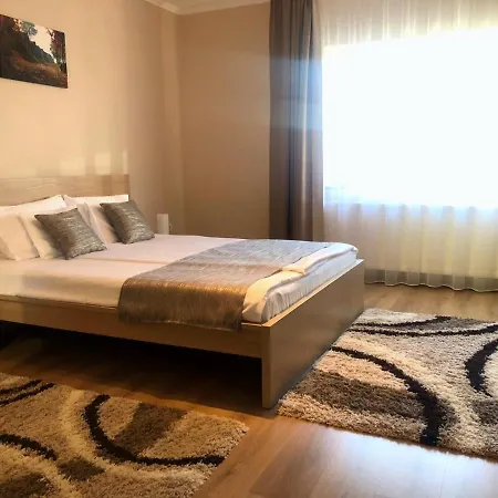Virag Vendeghaz Apartment